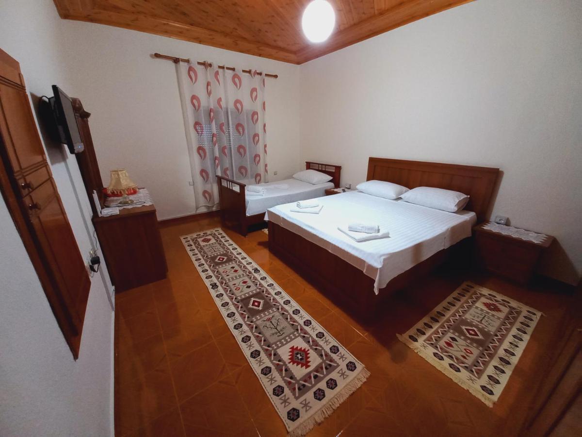 Sokolli Guest House Gjirokastër Exterior foto