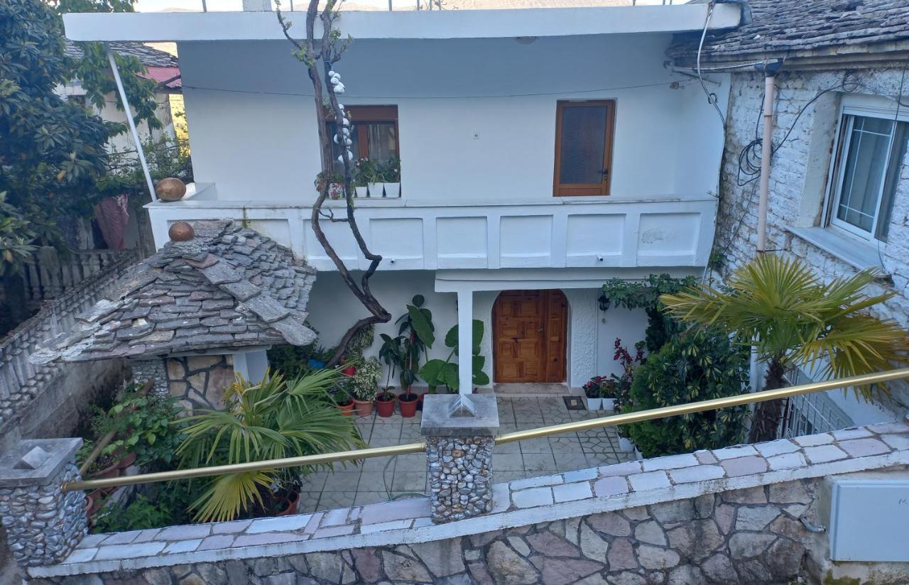 Sokolli Guest House Gjirokastër Exterior foto