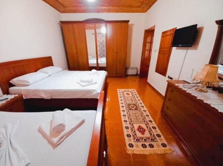 Sokolli Guest House Gjirokastër Exterior foto